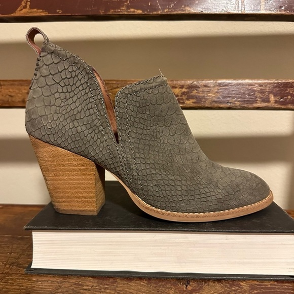 Jeffrey Campbell Rosalee Taupe Snake Embossed Leather Ankle Boots - Picture 4 of 13